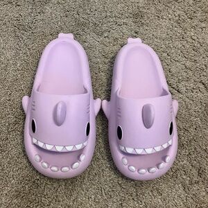 Purple Shark Slides Cute Cartoon Shark Sandals Comfort Summer Beach Size 7-8